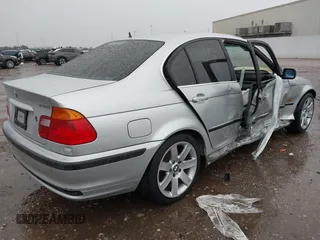 2000 BMW 3 Series 328i with VIN WBAAM533XYEJ40578, listed as a IAAI auction lot 42497924 with Not provided miles and . Bid and sale history available at DreamBid. Image 4.