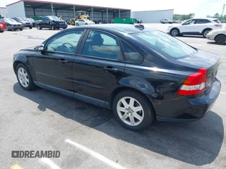 2007 Volvo S40 2.4L with VIN YV1MS382672306082, listed as a IAAI auction lot 42128332 with 146,439 mi miles. Bid and sale history available at carsss.com. Image 3.