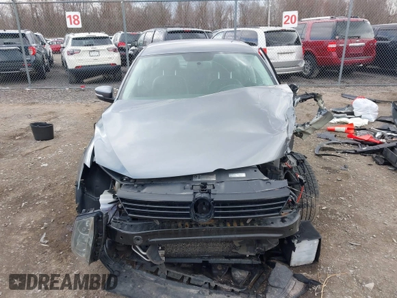 2014 Volkswagen Jetta SE z VIN 3VWD17AJ9EM358777, wystawiony jako IAAI lot #41880077 z przebiegiem 161 985 mil mil oraz . Historia ofert i sprzedaży dostępna na DreamBid. Obrazek 13.