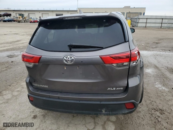 2017 Toyota Highlander XLE with VIN 5TDJZRFH0HS442622, listed as a Copart auction lot 89282295 with 253,671 mi miles and Salvage Title. Bid and sale history available at carsss.com. Image 6.
