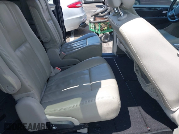 2013 Chrysler Town & Country Touring with VIN 2C4RC1BG8DR594671, listed as a IAAI auction lot 42039026 with 208,909 mi miles. Bid and sale history available at carsss.com. Image 8.