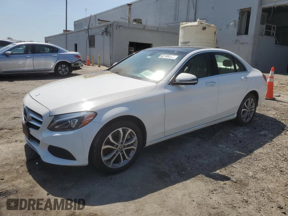 2017 Mercedes-Benz C 300 z VIN 55SWF4KB9HU220182, wystawiony jako Copart lot #62109395 z przebiegiem Nie podano mil oraz Szkoda całkowita • Salvage title. Historia ofert i sprzedaży dostępna na DreamBid. Obrazek 1.