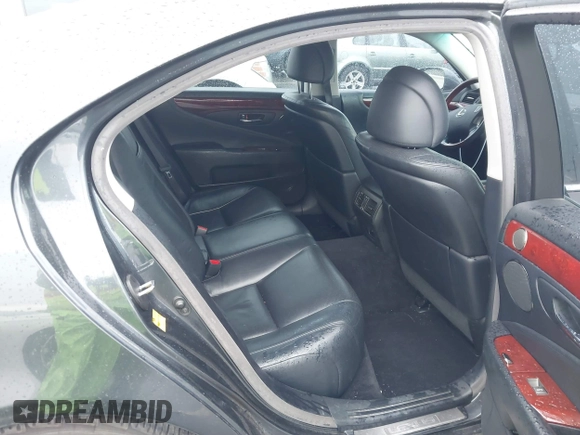 2010 Lexus LS 460 z VIN JTHCL5EF2A5007842, wystawiony jako IAAI lot #41762378 z przebiegiem 102 284 mil mil oraz . Historia ofert i sprzedaży dostępna na DreamBid. Obrazek 8.