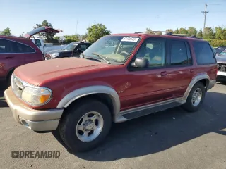 2001 Ford Explorer z VIN 1FMDU64P21UB11722, wystawiony jako Copart lot #57425525 z przebiegiem 116 938 mil mil oraz Szkoda całkowita • Salvage title. Historia ofert i sprzedaży dostępna na DreamBid. Obrazek 1.