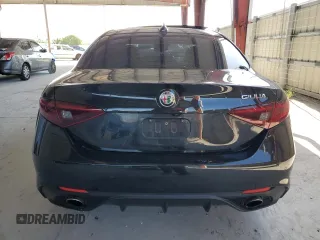 2019 Alfa Romeo Giulia z VIN ZARFAMAN6K7603897, wystawiony jako Copart lot #51899605 z przebiegiem Nie podano mil oraz Nie do naprawy • Non repairable. Historia ofert i sprzedaży dostępna na DreamBid. Obrazek 6.