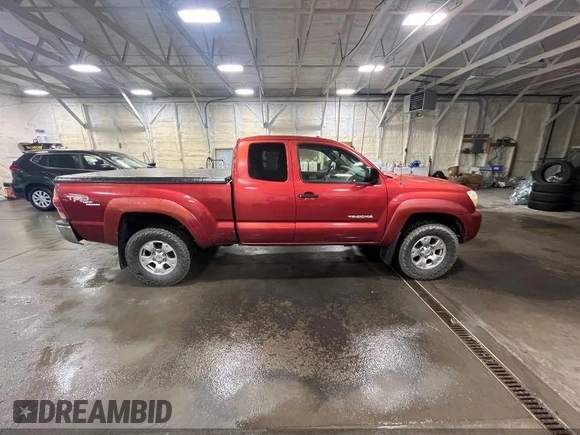 2007 Toyota Tacoma with VIN 5TEUU42NX7Z341101, listed as a IAAI auction lot 42588633 with 196,587 mi miles and . Bid and sale history available at DreamBid. Image 12.
