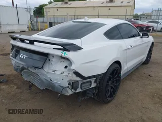 2021 Ford Mustang GT z VIN 1FA6P8CF7M5110160, wystawiony jako IAAI lot #41885188 z przebiegiem 75 799 mil mil oraz . Historia ofert i sprzedaży dostępna na DreamBid. Obrazek 4.