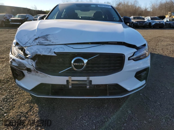 2022 Volvo S60 Momentum with VIN 7JRL12TZ2NG174152, listed as a Copart auction lot 80916494 with 42,312 mi miles and Salvage Title. Bid and sale history available at carsss.com. Image 5.