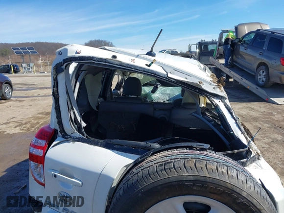 2009 Toyota RAV4 Limited with VIN 2T3BK31V19W011175, listed as a IAAI auction lot 41652478 with Not provided miles and . Bid and sale history available at DreamBid. Image 15.