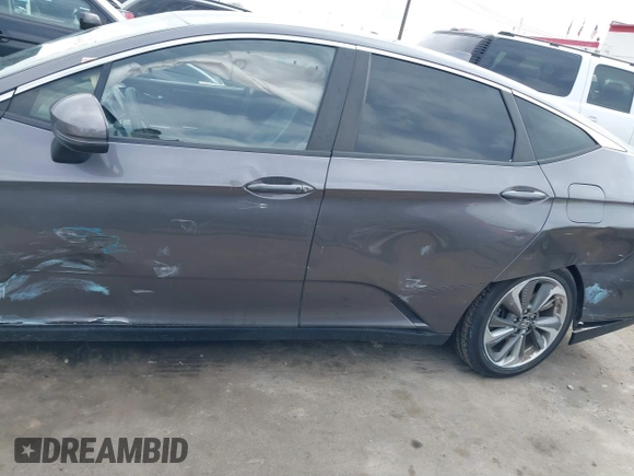 2019 Honda Clarity Plug-In Hybrid with VIN JHMZC5F18KC006818, listed as a IAAI auction lot 41905854 with 85,135 mi miles. Bid and sale history available at carsss.com. Image 6.