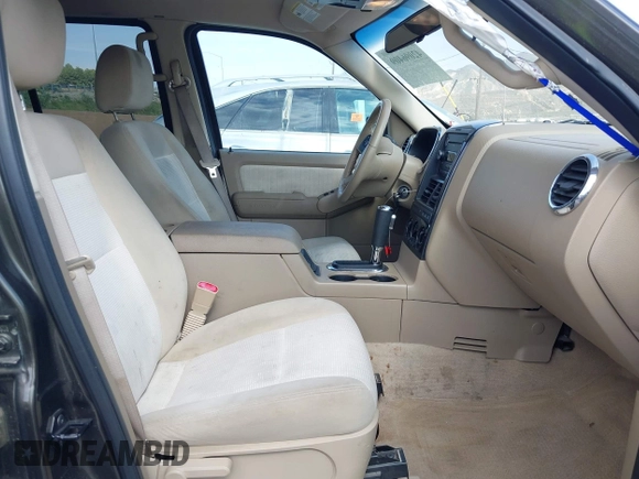 2008 Ford Explorer XLT with VIN 1FMEU73E98UA62801, listed as a IAAI auction lot 42096409 with 156,209 mi miles. Bid and sale history available at carsss.com. Image 5.