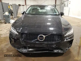 2021 Volvo S60 Momentum with VIN 7JR102TZ8MG108875, listed as a Copart auction lot 63189635 with 37,485 mi miles and Salvage title. Bid and sale history available at DreamBid. Image 5.