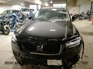 2021 Volvo XC90 Momentum with VIN YV4102PKXM1752387, listed as a Copart auction lot 89260015 with 0 mi miles and Salvage Title. Bid and sale history available at carsss.com. Image 11.