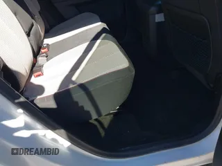 2017 GMC Terrain SLE z VIN 2GKALNEK2H6199496, wystawiony jako IAAI lot #41632391 z przebiegiem 123 326 mil mil oraz . Historia ofert i sprzedaży dostępna na DreamBid. Obrazek 8.
