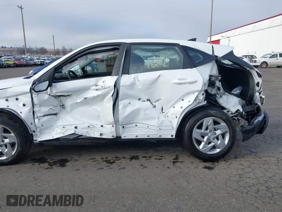 2025 Hyundai Kona SE with VIN KM8HACAB8SU216185, listed as a IAAI auction lot 41331541 with 4,930 mi miles. Bid and sale history available at carsss.com. Image 6.