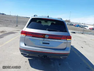 2024 Volkswagen Atlas 2.0T SE w/Technology with VIN 1V2HR2CA5RC569705, listed as a IAAI auction lot 41838594 with 27,519 mi miles. Bid and sale history available at carsss.com. Image 17.