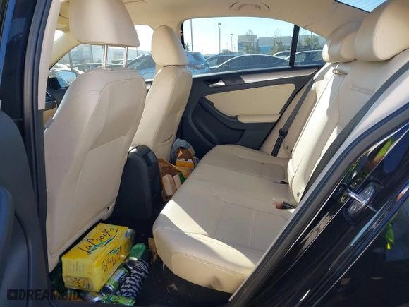 2018 Volkswagen Jetta 1.4T SE with VIN 3VWDB7AJ8JM211535, listed as a IAAI auction lot 41231317 with 68,316 mi miles. Bid and sale history available at carsss.com. Image 8.