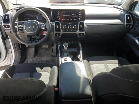 2023 Kia Sorento LX z VIN 5XYRGDLC3PG242057, wystawiony jako Copart lot #50510525 z przebiegiem 19 008 mil mil oraz Szkoda całkowita • Salvage title. Historia ofert i sprzedaży dostępna na DreamBid. Obrazek 8.