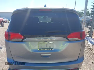 2020 Chrysler Pacifica Touring L with VIN 2C4RC1BG7LR140622, listed as a IAAI auction lot 42090987 with 125,377 mi miles and . Bid and sale history available at DreamBid. Image 16.