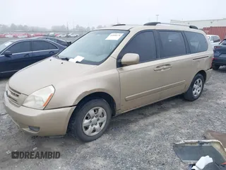 2009 Kia Sedona LX with VIN KNDMB233896309917, listed as a IAAI auction lot 41800176 with 177,329 mi miles. Bid and sale history available at carsss.com. Image 17.