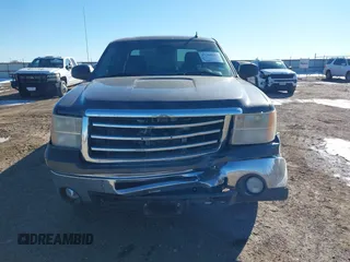 2010 GMC Sierra 1500 SLE z VIN 3GTRKVE37AG102958, wystawiony jako IAAI lot #41366917 z przebiegiem 212 094 mil mil oraz . Historia ofert i sprzedaży dostępna na DreamBid. Obrazek 13.