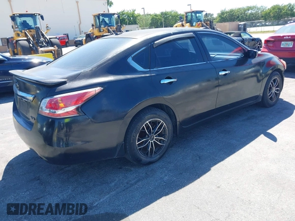 2015 Nissan Altima SV with VIN 1N4AL3AP2FC262107, listed as a IAAI auction lot 41776063 with 102,313 mi miles and . Bid and sale history available at DreamBid. Image 4.