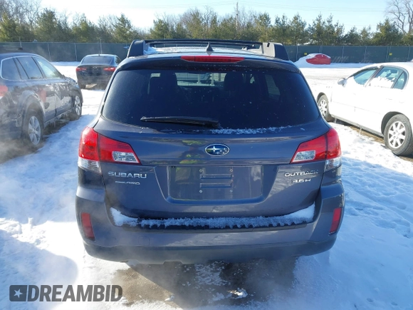 2014 Subaru Outback Limited with VIN 4S4BRDLC2E2225362, listed as a IAAI auction lot 41589075 with 121,591 mi miles and . Bid and sale history available at DreamBid. Image 16.