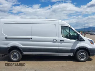 2023 Ford Transit Cargo z VIN 1FTBR1C89PKB34445, wystawiony jako IAAI lot #42414755 z przebiegiem 30 593 mil mil oraz . Historia ofert i sprzedaży dostępna na DreamBid. Obrazek 13.