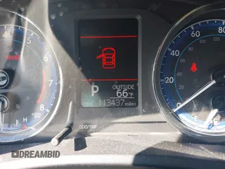 2018 Toyota Corolla L z VIN 2T1BURHE9JC971913, wystawiony jako IAAI lot #42220378 z przebiegiem 113 437 mil mil oraz . Historia ofert i sprzedaży dostępna na DreamBid. Obrazek 15.