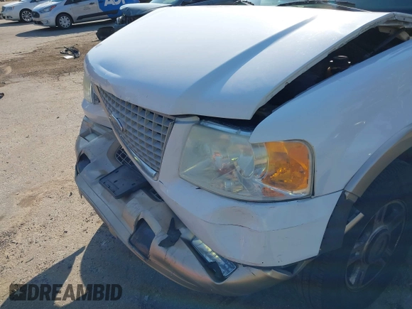 2006 Ford Expedition Eddie Bauer with VIN 1FMFU17596LA38688, listed as a IAAI auction lot 41860672 with 232,689 mi miles. Bid and sale history available at carsss.com. Image 15.
