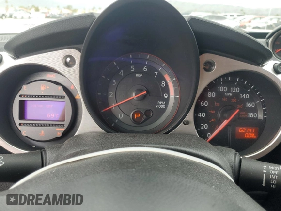 2017 Nissan 370Z z VIN JN1AZ4EH9HM952650, wystawiony jako Copart lot #49354135 z przebiegiem 62 141 mil mil oraz Szkoda całkowita • Salvage title. Historia ofert i sprzedaży dostępna na DreamBid. Obrazek 9.