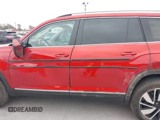2024 Volkswagen Atlas SEL with VIN 1V2BR2CA3RC533646, listed as a IAAI auction lot 41772115 with 10,498 mi miles and . Bid and sale history available at DreamBid. Image 6.