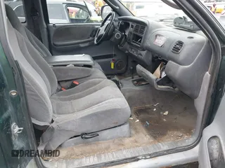 2000 Dodge Dakota Sport with VIN 1B7GG22N3YS539484, listed as a IAAI auction lot 41748568 with 290,117 mi miles. Bid and sale history available at carsss.com. Image 5.