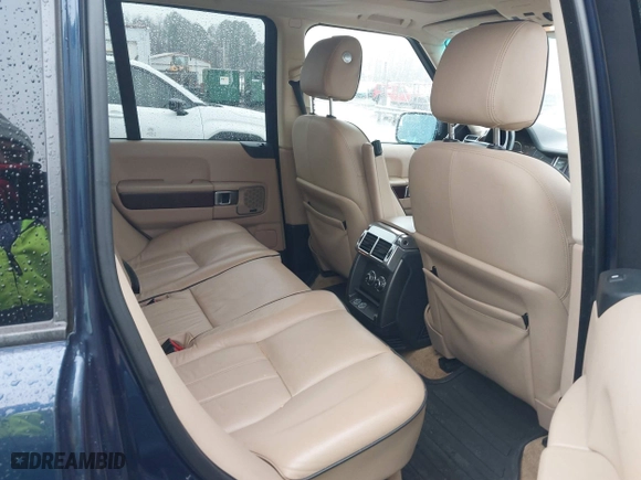 2011 Land Rover Range Rover HSE with VIN SALME1D42BA335109, listed as a IAAI auction lot 41494989 with 102,676 mi miles. Bid and sale history available at carsss.com. Image 8.