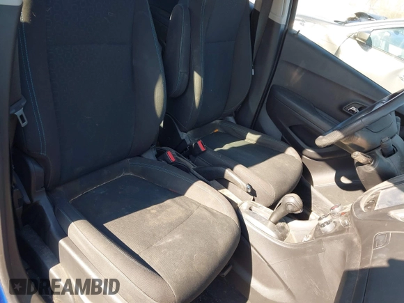 2015 Chevrolet Trax LS with VIN KL7CJKSB4FB086024, listed as a IAAI auction lot 41669572 with 124,312 mi miles. Bid and sale history available at carsss.com. Image 5.