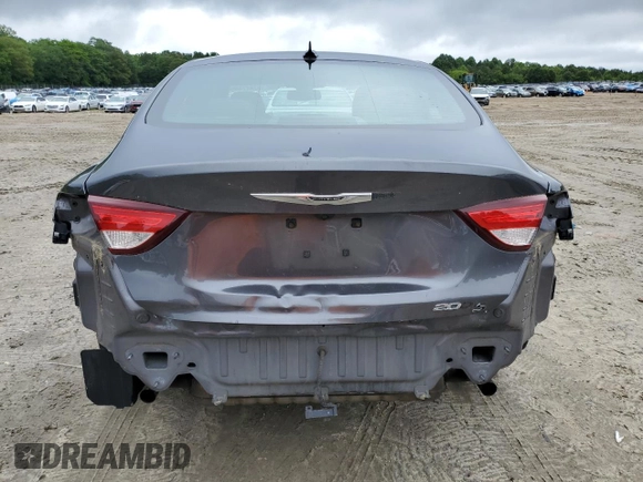 2015 Chrysler 200 S z VIN 1C3CCCBB5FN722116, wystawiony jako Copart lot #57477485 z przebiegiem 139 785 mil mil oraz Szkoda całkowita • Salvage title. Historia ofert i sprzedaży dostępna na DreamBid. Obrazek 6.
