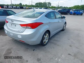 2013 Hyundai Elantra Limited z VIN 5NPDH4AE1DH284131, wystawiony jako IAAI lot #42454008 z przebiegiem 135 076 mil mil oraz . Historia ofert i sprzedaży dostępna na DreamBid. Obrazek 4.