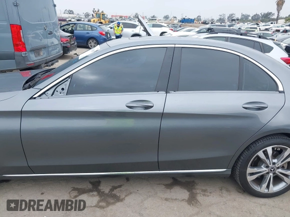 2019 Mercedes-Benz C 300 z VIN WDDWF8DB4KR463153, wystawiony jako IAAI lot #42168880 z przebiegiem 66 480 mil mil oraz . Historia ofert i sprzedaży dostępna na DreamBid. Obrazek 15.