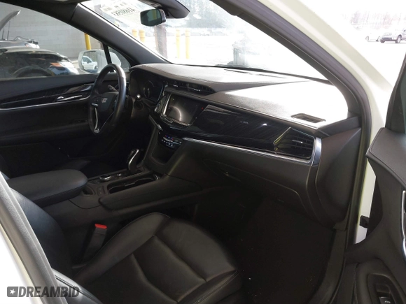2020 Cadillac XT6 FWD Premium Luxury with VIN 1GYKPCRS3LZ137180, listed as a IAAI auction lot 41680583 with 68,937 mi miles. Bid and sale history available at carsss.com. Image 5.