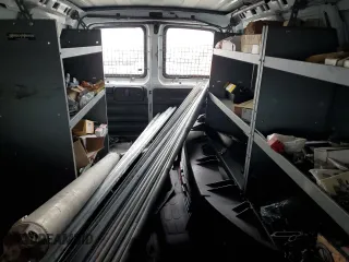2017 GMC Savana Cargo z VIN 1GTW7AFF7H1291089, wystawiony jako Copart lot #49146145 z przebiegiem Nie podano mil oraz Szkody całkowita. Historia ofert i sprzedaży dostępna na DreamBid. Obrazek 10.