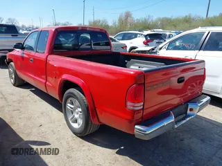 2000 Dodge Dakota z VIN 1B7GL22Z8YS512490, wystawiony jako IAAI lot #42031298 z przebiegiem 119 470 mil mil oraz . Historia ofert i sprzedaży dostępna na DreamBid. Obrazek 3.
