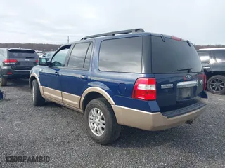 2012 Ford Expedition XLT with VIN 1FMJU1J54CEF13571, listed as a IAAI auction lot 41881288 with 178,861 mi miles. Bid and sale history available at carsss.com. Image 3.