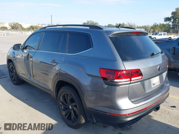 2022 Volkswagen Atlas 3.6L V6 SE w/Technology with VIN 1V2KR2CA5NC507639, listed as a IAAI auction lot 41704779 with 101,267 mi miles. Bid and sale history available at carsss.com. Image 3.