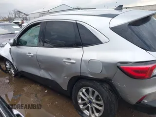 2020 Ford Escape SE with VIN 1FMCU9G62LUA28293, listed as a IAAI auction lot 41910022 with 38,618 mi miles and . Bid and sale history available at DreamBid. Image 15.