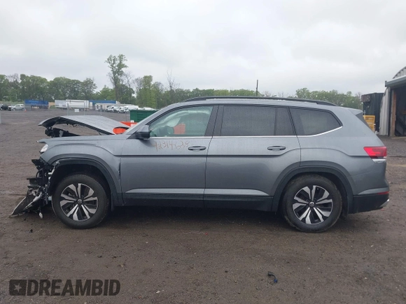2024 Volkswagen Atlas SE with VIN 1V2LR2CA8RC514627, listed as a IAAI auction lot 42314638 with 18,722 mi miles and . Bid and sale history available at DreamBid. Image 15.