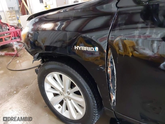 2009 Toyota Highlander Hybrid Limited with VIN JTEEW44A192035643, listed as a IAAI auction lot 41330015 with 200,839 mi miles. Bid and sale history available at carsss.com. Image 20.