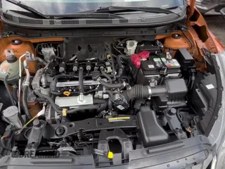 2021 Nissan Kicks SR z VIN 3N1CP5DV3ML496564, wystawiony jako Copart lot #86318705 z przebiegiem 115 760 mil mil oraz Czysty tytuł • Clean title. Historia ofert i sprzedaży dostępna na DreamBid. Obrazek 11.