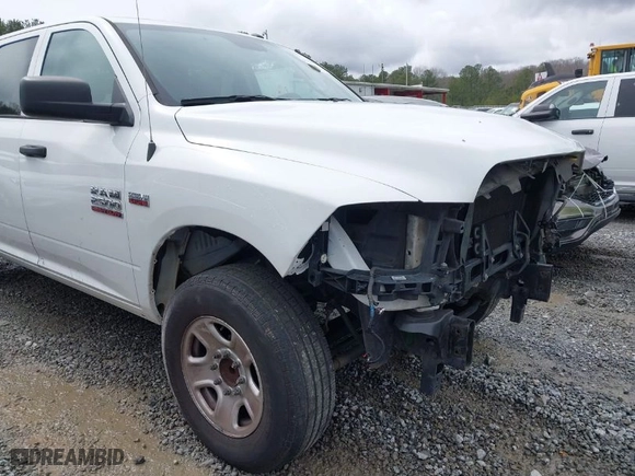 2018 Ram 2500 Tradesman with VIN 3C6UR4CJ5JG313018, listed as a IAAI auction lot 41757482 with 189,507 mi miles. Bid and sale history available at carsss.com. Image 17.