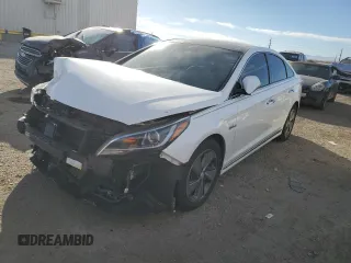 2017 Hyundai Sonata Hybrid Limited with VIN KMHE34L35HA070900, listed as a Copart auction lot 43931035 with 77,474 mi miles and Salvage Title. Bid and sale history available at carsss.com. Image 1.