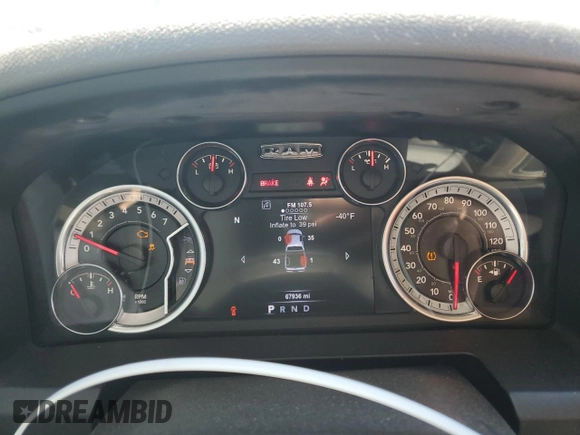 2017 Ram 1500 Big Horn z VIN 1C6RR7LG2HS610892, wystawiony jako Copart lot #57277025 z przebiegiem 67 936 mil mil oraz Czysty tytuł • Clean title. Historia ofert i sprzedaży dostępna na DreamBid. Obrazek 9.